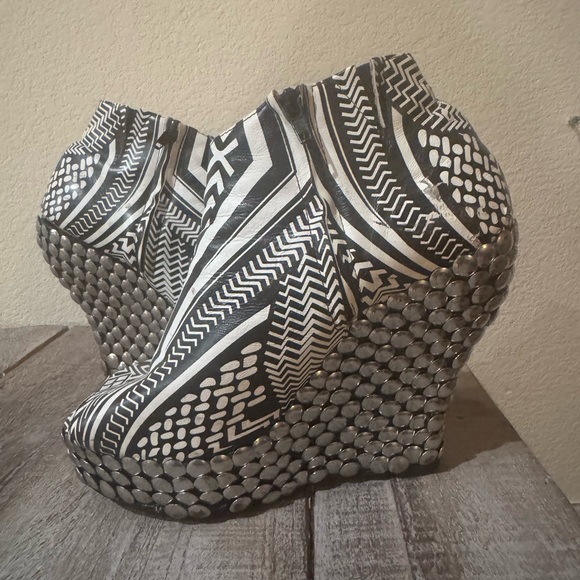 Black and White Geometric Women's Shoes - Picture 2 of 12